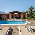 Casa La Molineta * La Hidalga